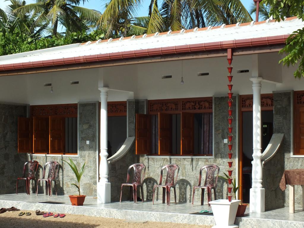 Beach Corner Hotel Weligama Exterior foto