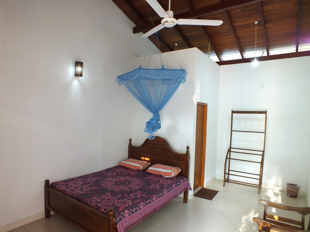 Beach Corner Hotel Weligama Quarto foto