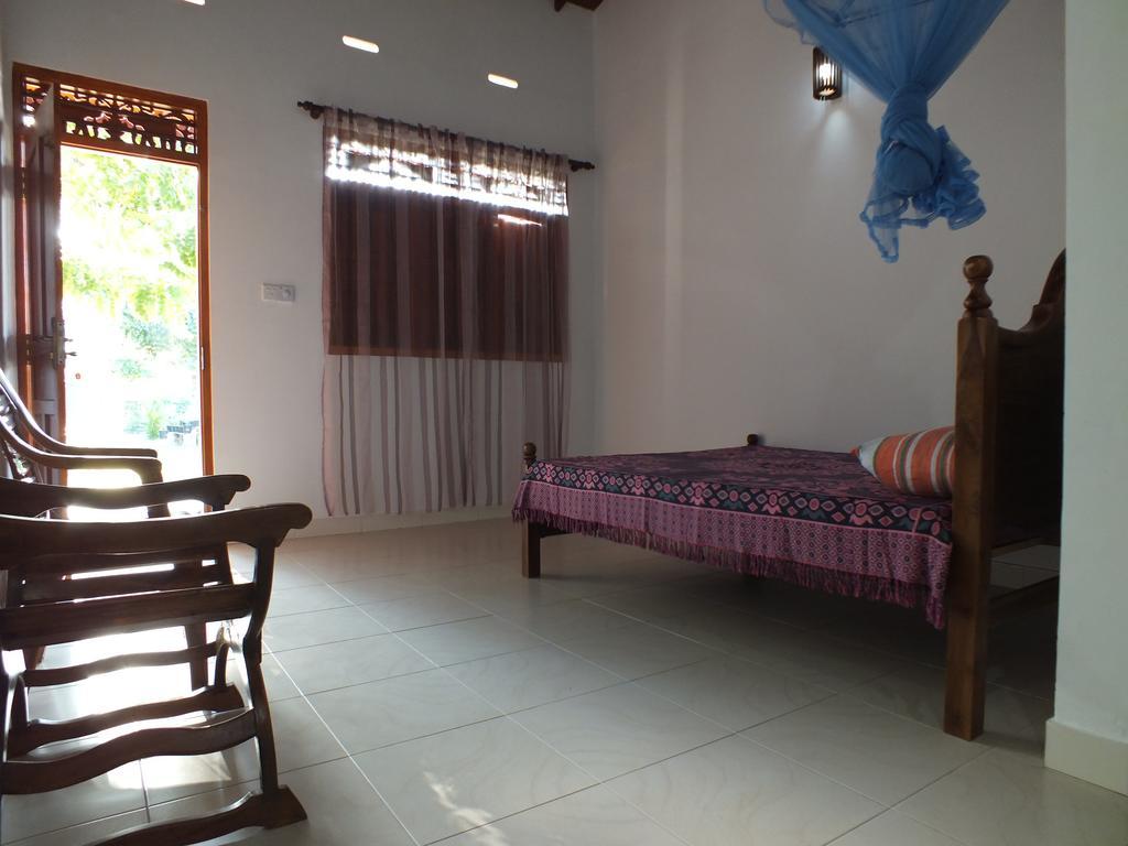 Beach Corner Hotel Weligama Quarto foto