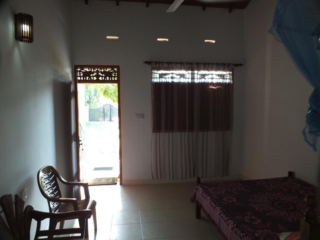 Beach Corner Hotel Weligama Quarto foto