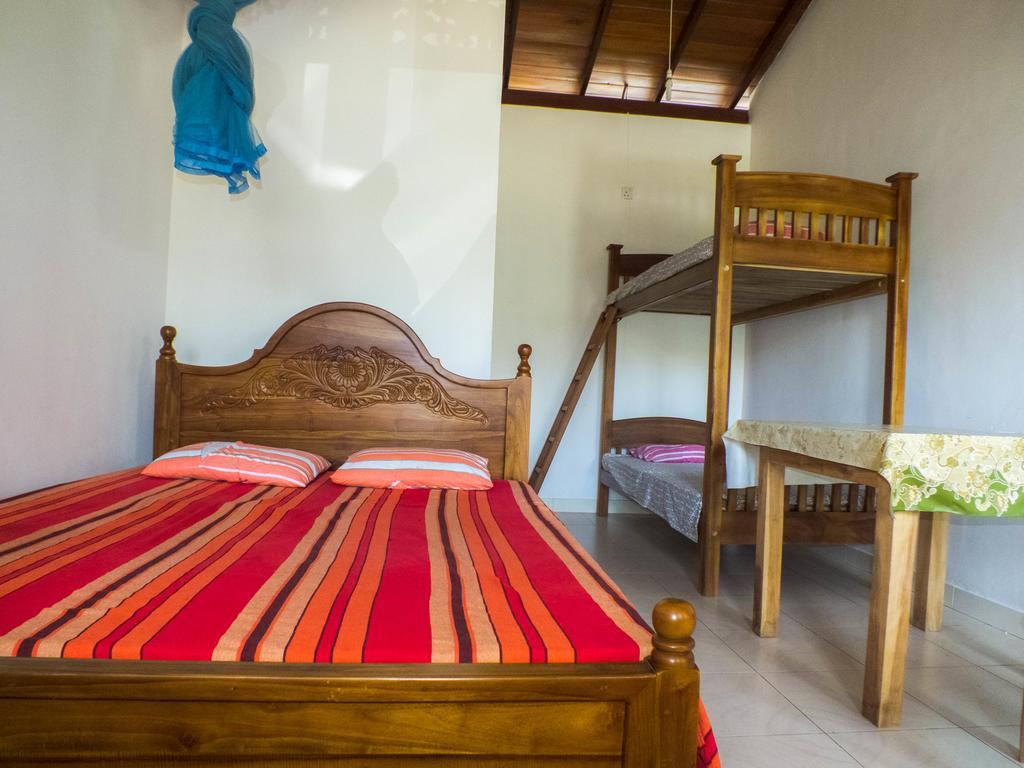 Beach Corner Hotel Weligama Exterior foto