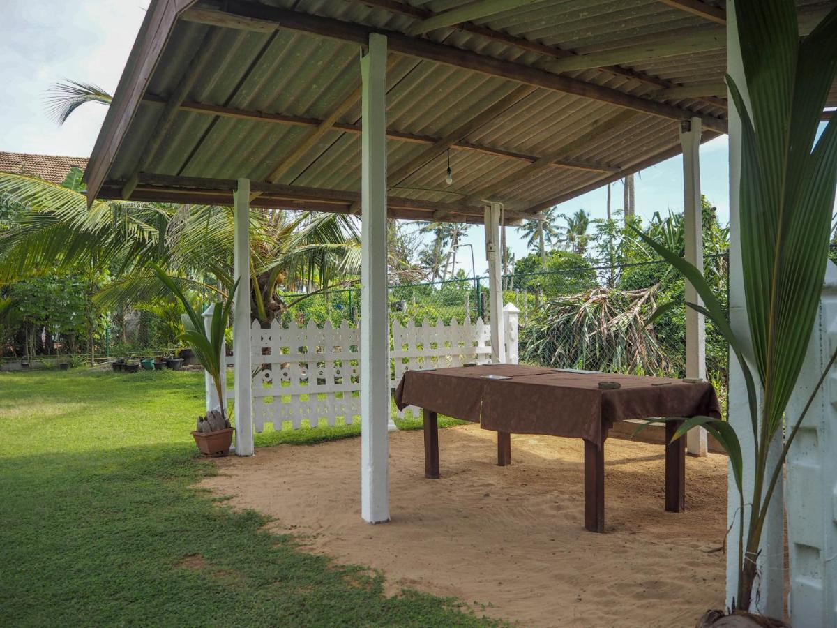 Beach Corner Hotel Weligama Exterior foto