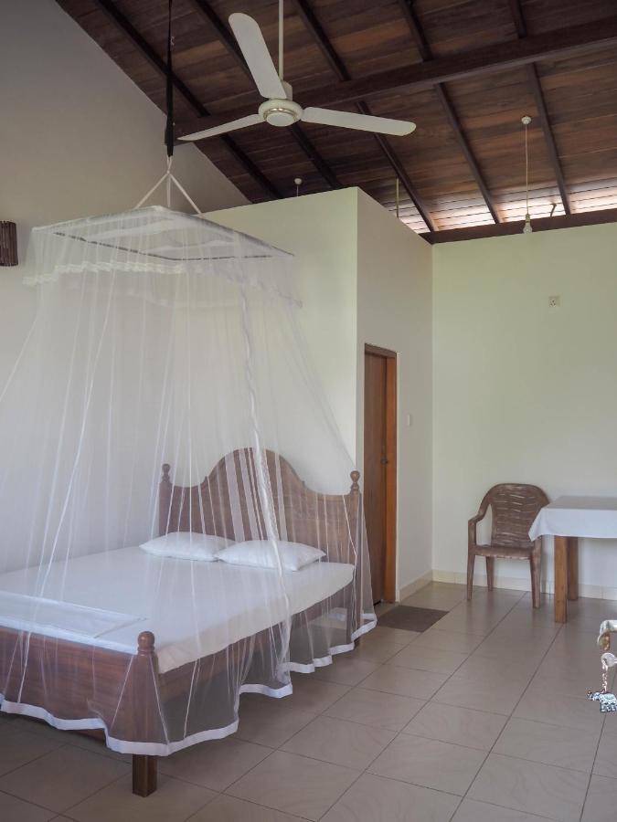 Beach Corner Hotel Weligama Exterior foto