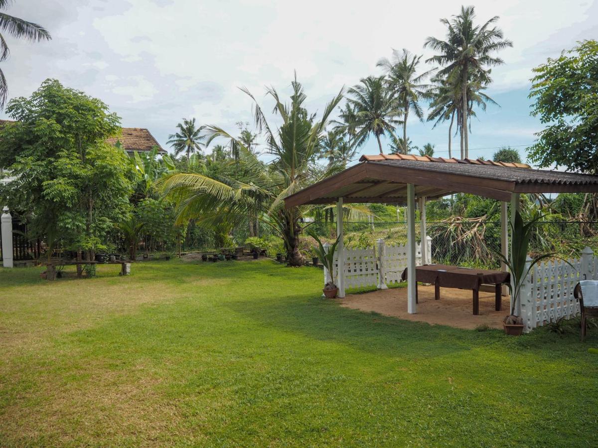 Beach Corner Hotel Weligama Exterior foto