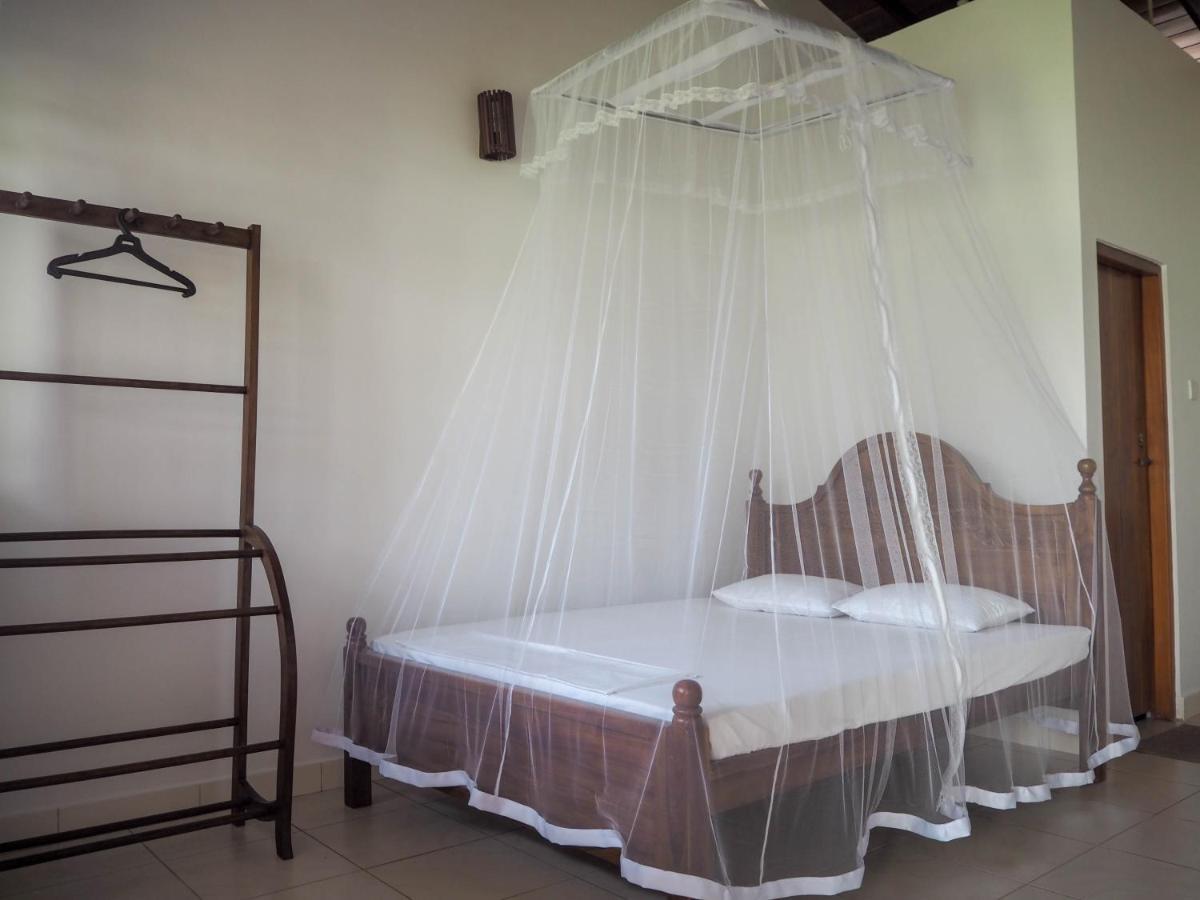 Beach Corner Hotel Weligama Exterior foto